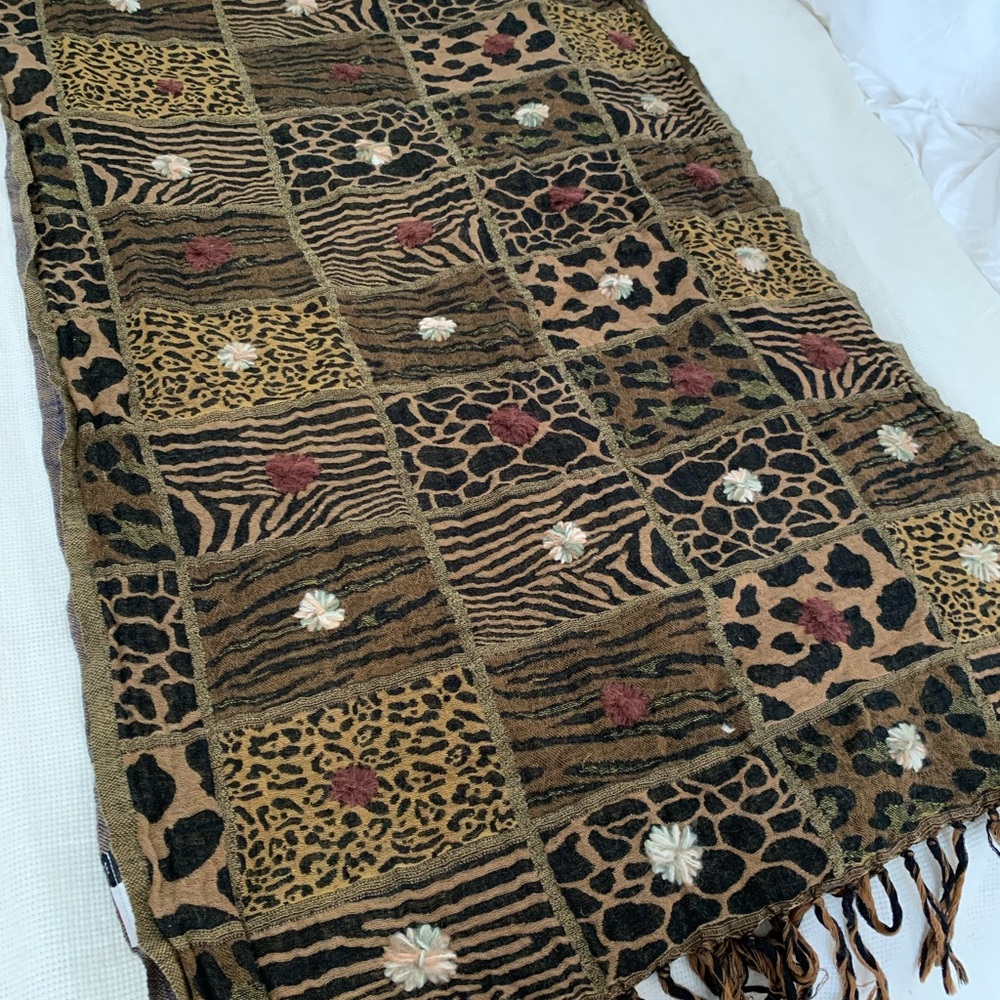 Aszakka embroidered Japanese scarf